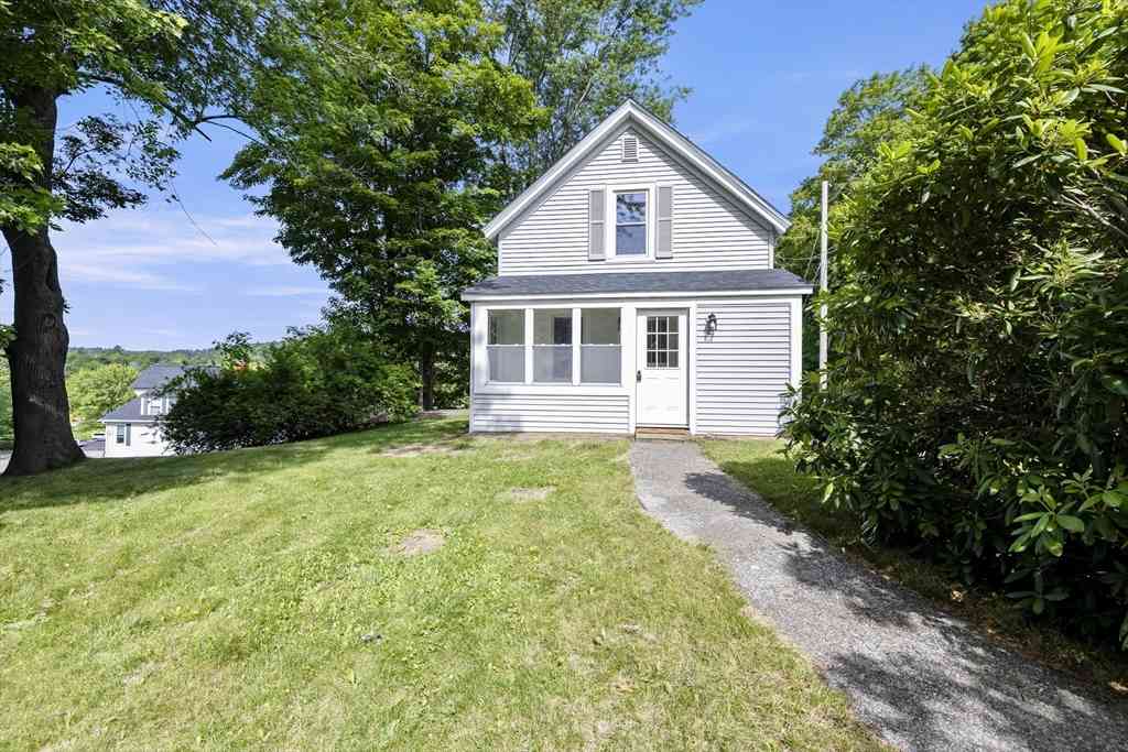 Homes For Sale - 73 Sargent St<br/> Worcester County, Leicester, MA 01611