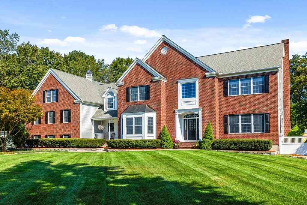 Homes For Sale - 14 Morning Glory Circle<br/> Westford, MA 01886