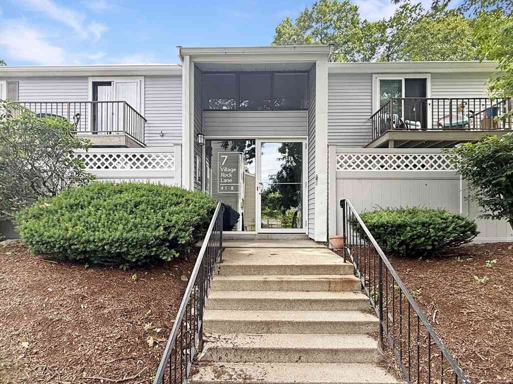 Condo For Sale - 7 Village Rock Ln #2<br/> Natick, MA 01760