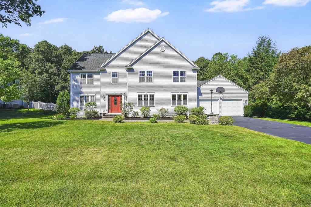 Homes For Sale - 990 Frank Smith Rd<br/> Longmeadow, MA 01106