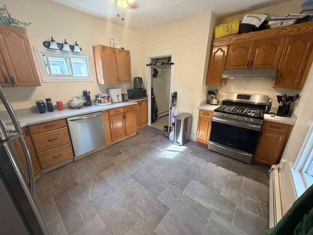 Apartment For Rent - 19 Berkeley St #1<br/> Somerville, MA 02143