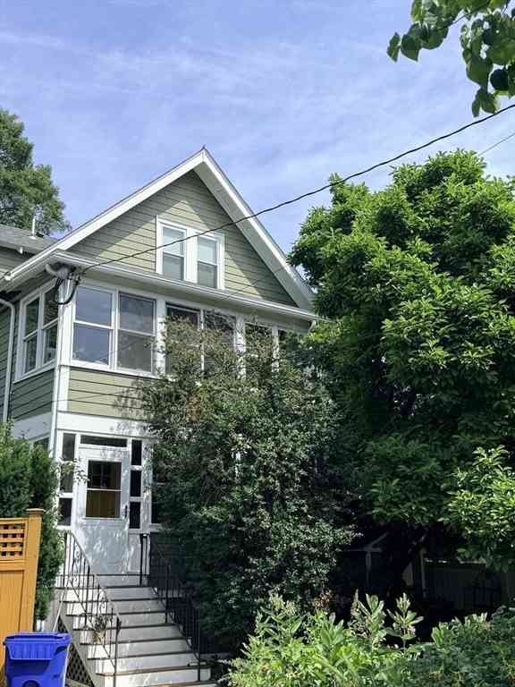 Apartment For Rent - 62 Brattle St #1<br/> Middlesex County, Arlington, MA 02474