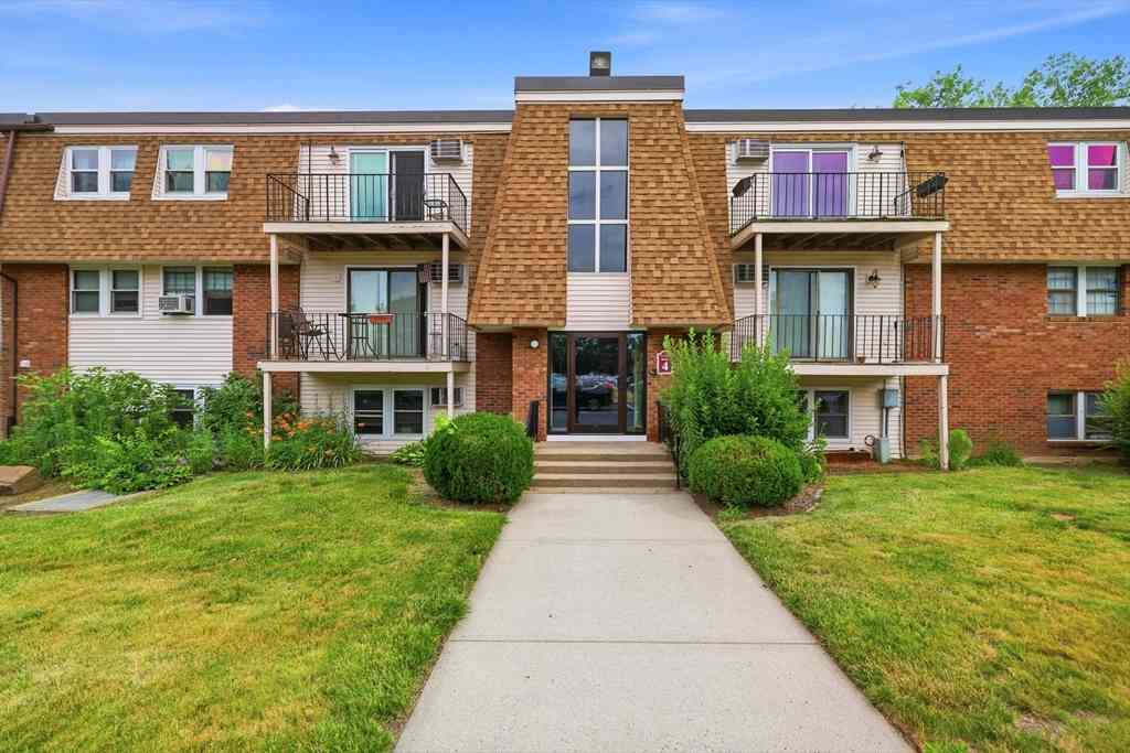 Condo For Sale - 80 Damon Rd #4302<br/> Hampshire County, Northampton, MA 01060