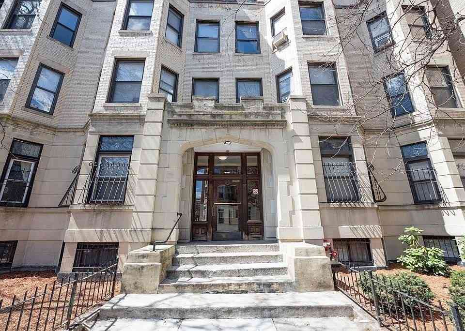 Condo For Sale - 39 Hemenway Street #09<br/> Suffolk County, Boston, MA 02115