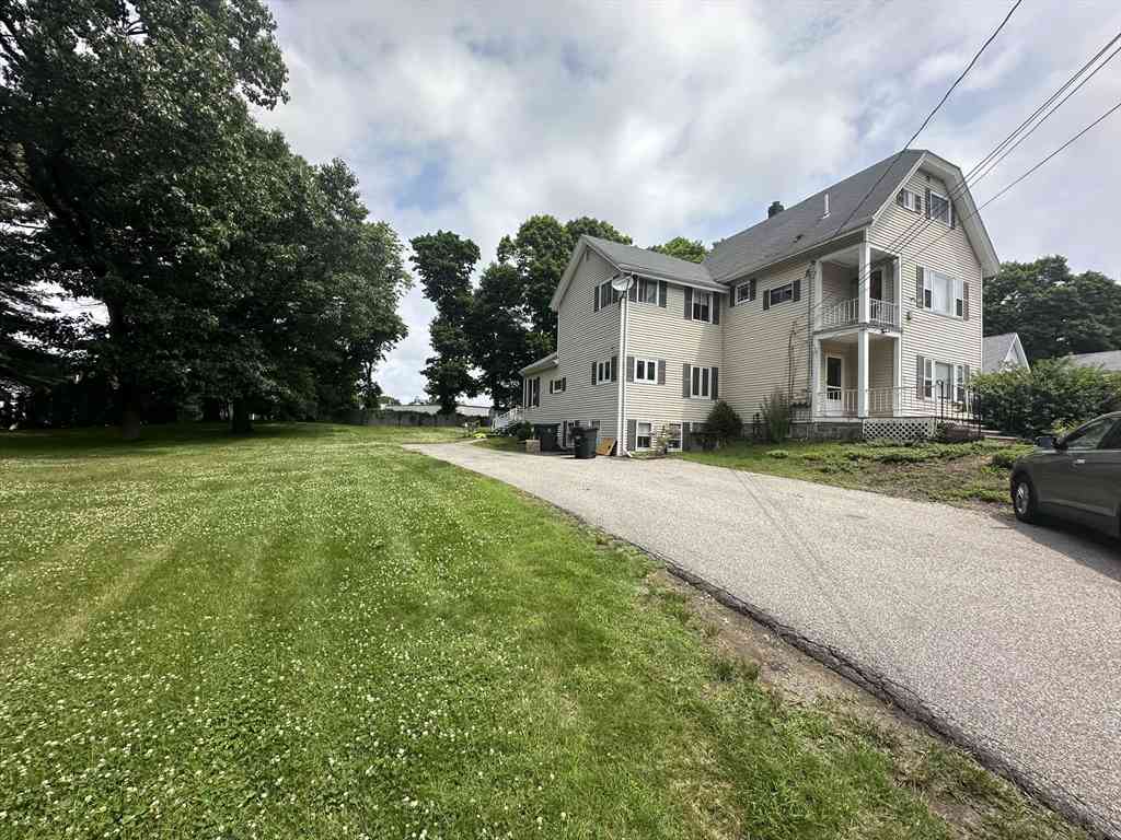 Apartment For Rent - 297 Bacon St #3<br/> Middlesex County, Natick, MA 01760