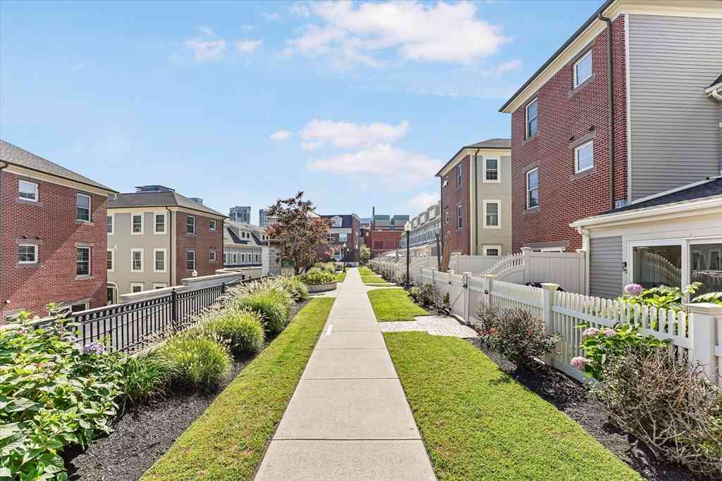 Condo For Rent - 55 Chelsea St. #55<br/> Boston, MA 02129