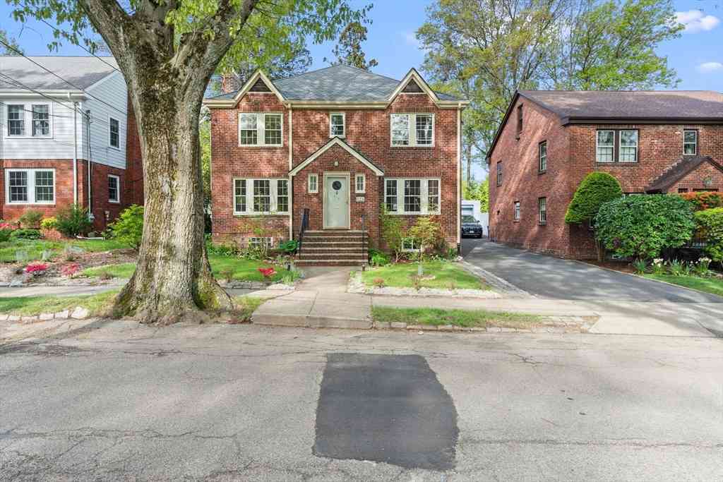 Homes For Rent - 316 Russett Road<br/> Brookline, MA 02467