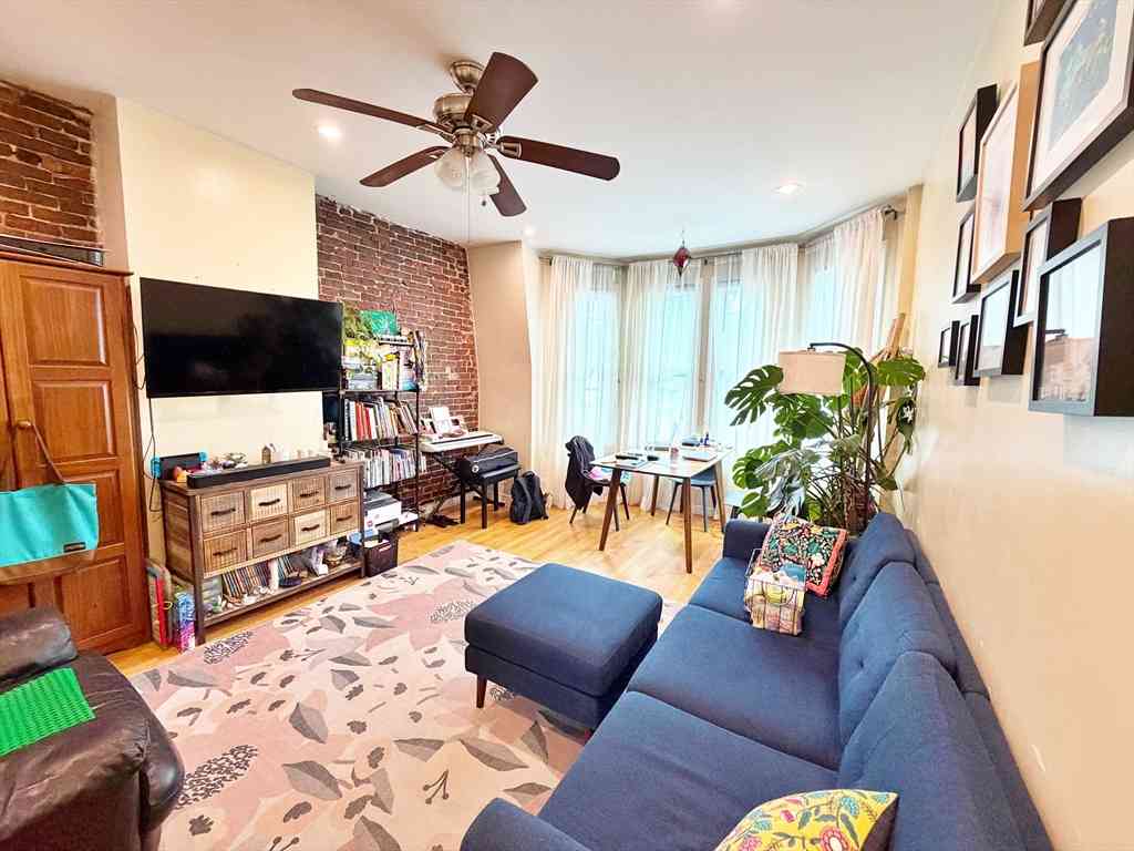 Apartment For Rent - 84 Webster St #3<br/> Boston, MA 02128