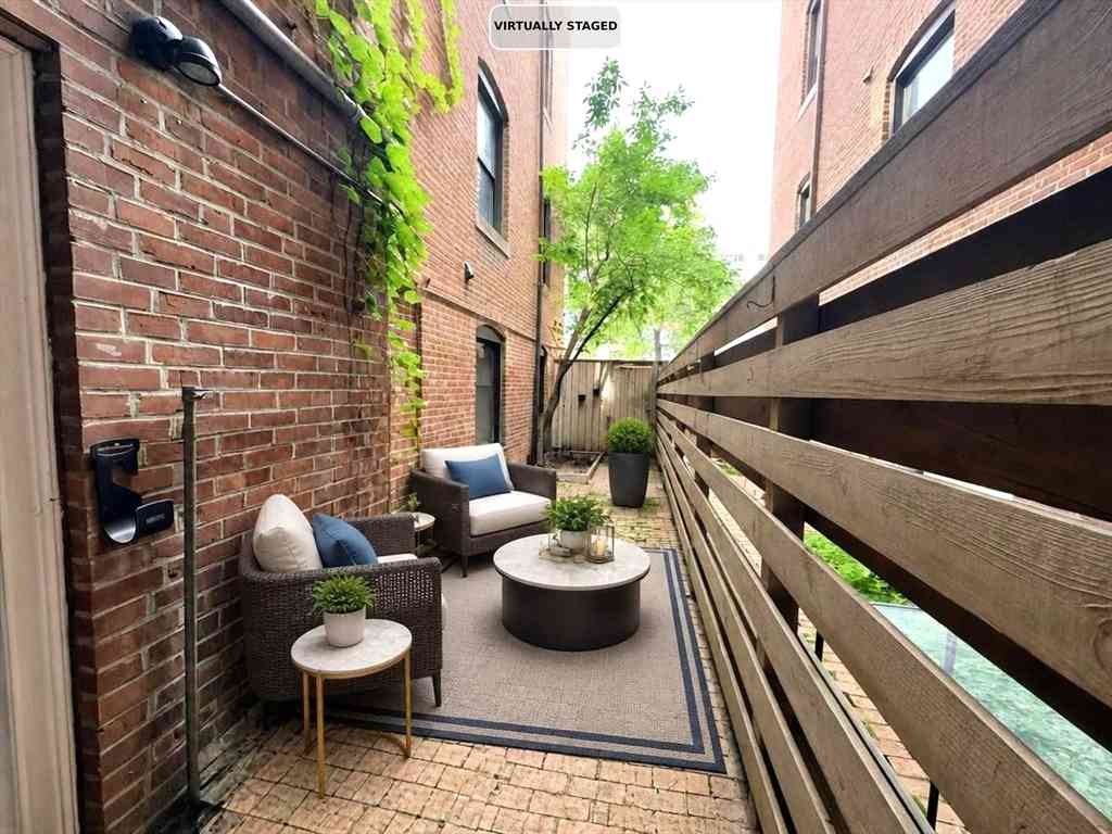 Condo For Rent - 103 Gainsborough St #5<br/> Boston, MA 02115