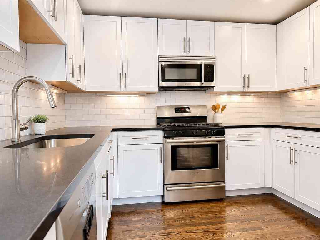 Apartment For Rent - 154 Gold Street #3<br/> Boston, MA 02127