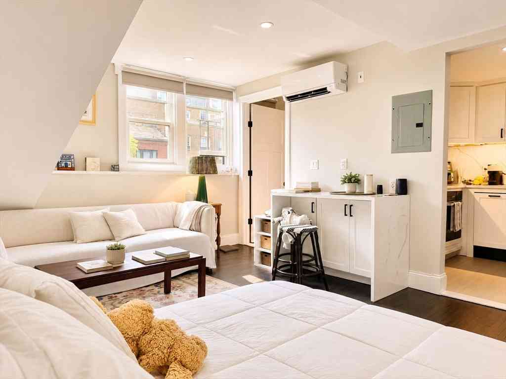 Apartment For Rent - 105 Charles Street #5<br/> Boston, MA 02114