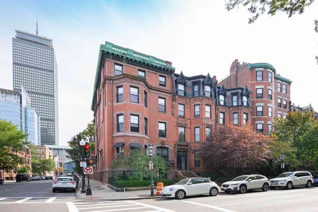 Condo For Rent - 290 Commonwealth Ave #20<br/> Boston, MA 02116