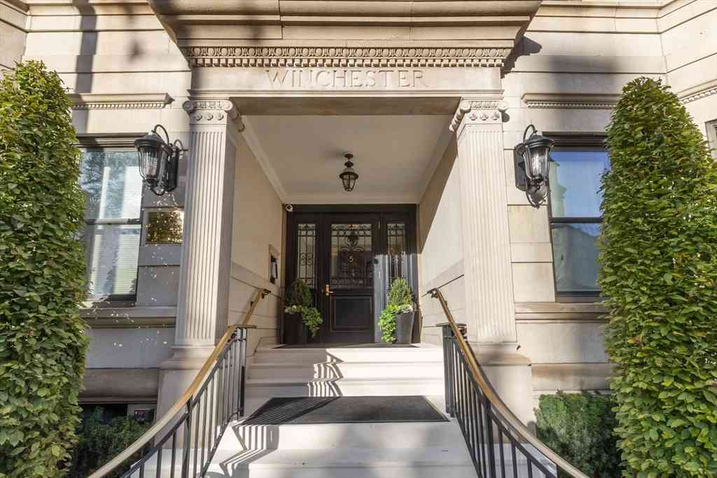 Apartment For Rent - 5 Winchester #302<br/> Brookline, MA 02446