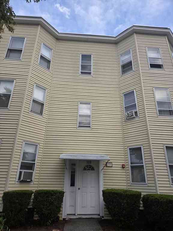 Homes For Sale - 109 Grover St<br/> Springfield, MA 01104