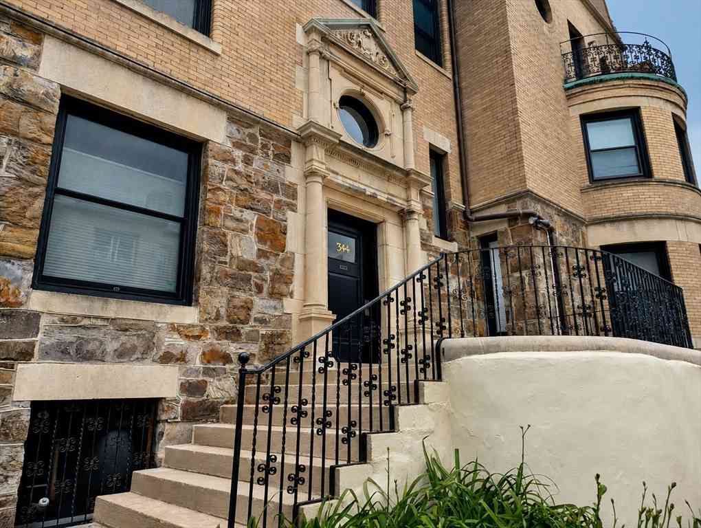 Condo For Rent - 344 Tappan St #2<br/> Norfolk County, Brookline, MA 02445