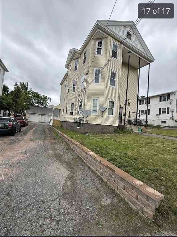 Condo For Rent - 11 Bourne St #2<br/> Worcester, MA 01606