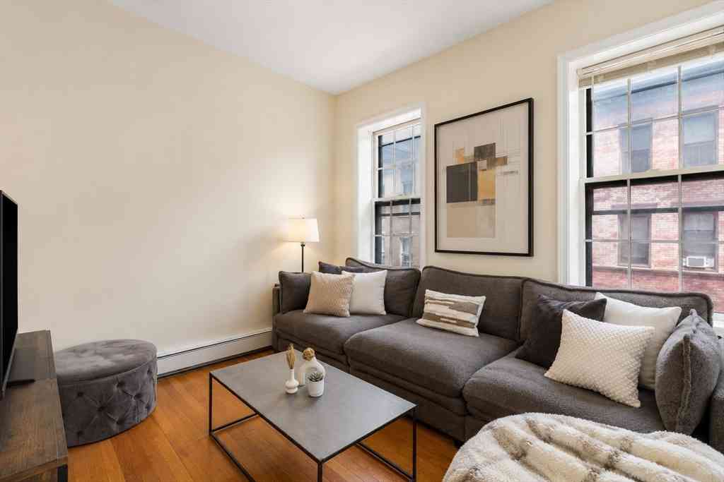 Apartment For Rent - 28 Phillips St #3<br/> Boston, MA 02114