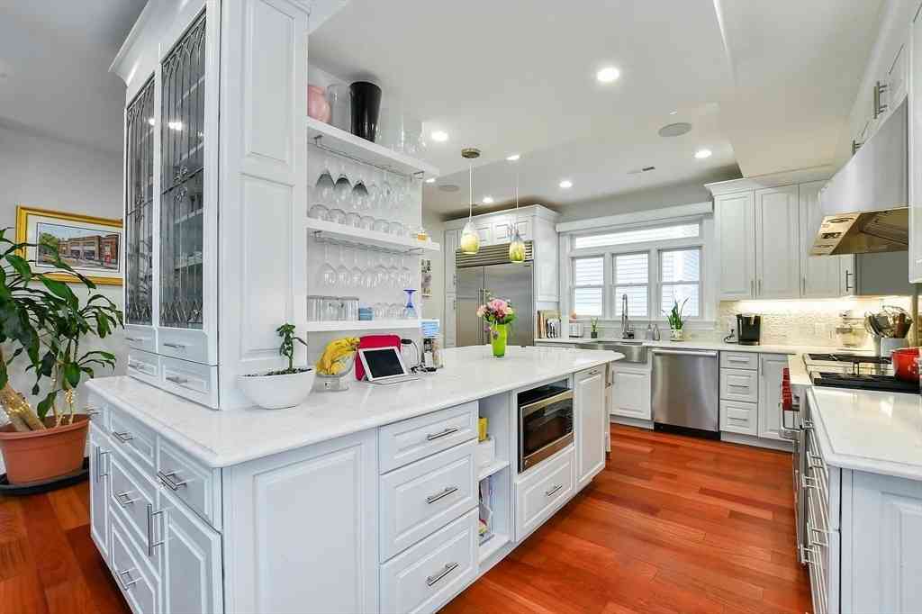 Apartment For Rent - 84 G St #3<br/> Boston, MA 02127