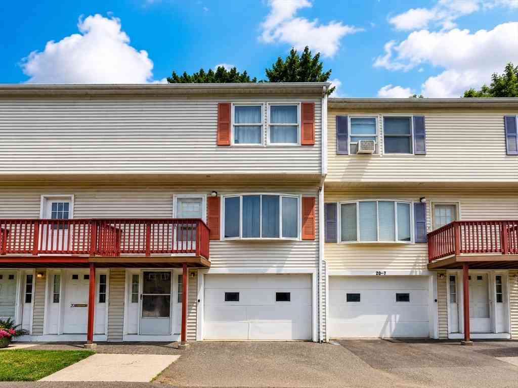 Homes For Sale - 20-6 Rice Ln<br/> Worcester, MA 01604
