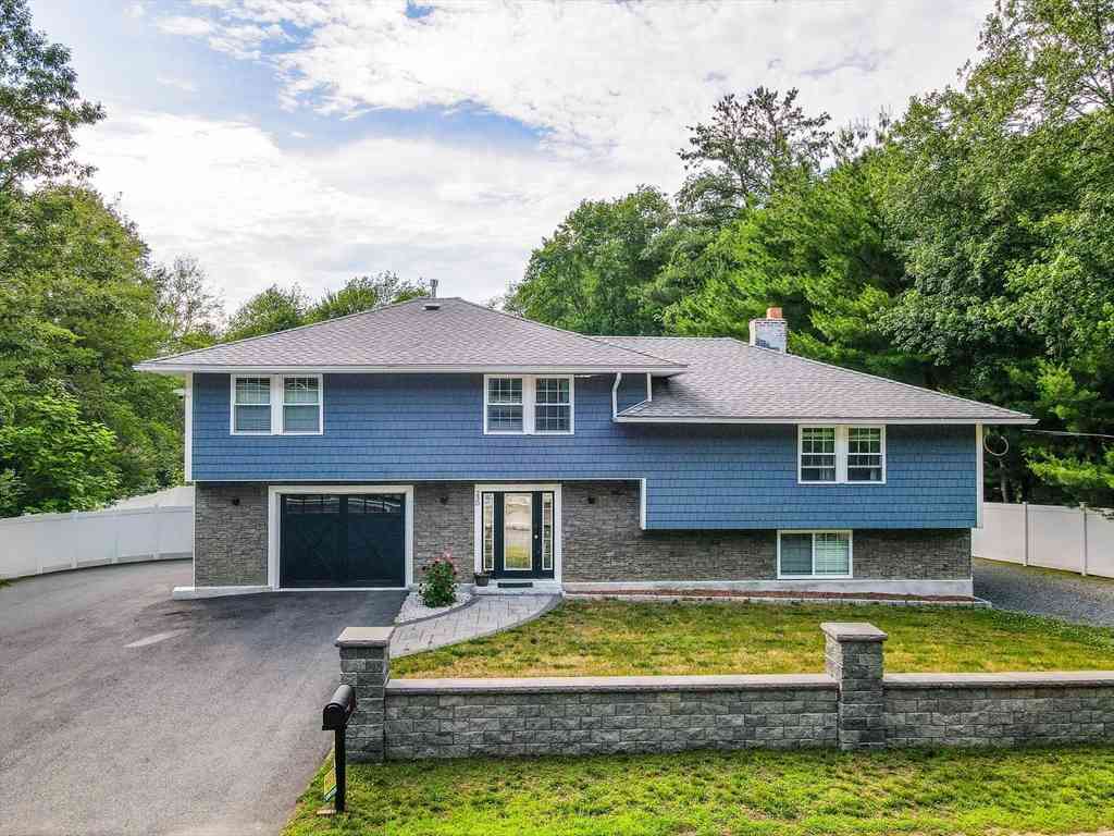 Homes For Sale - 230 North St<br/> Tewksbury, MA 01876