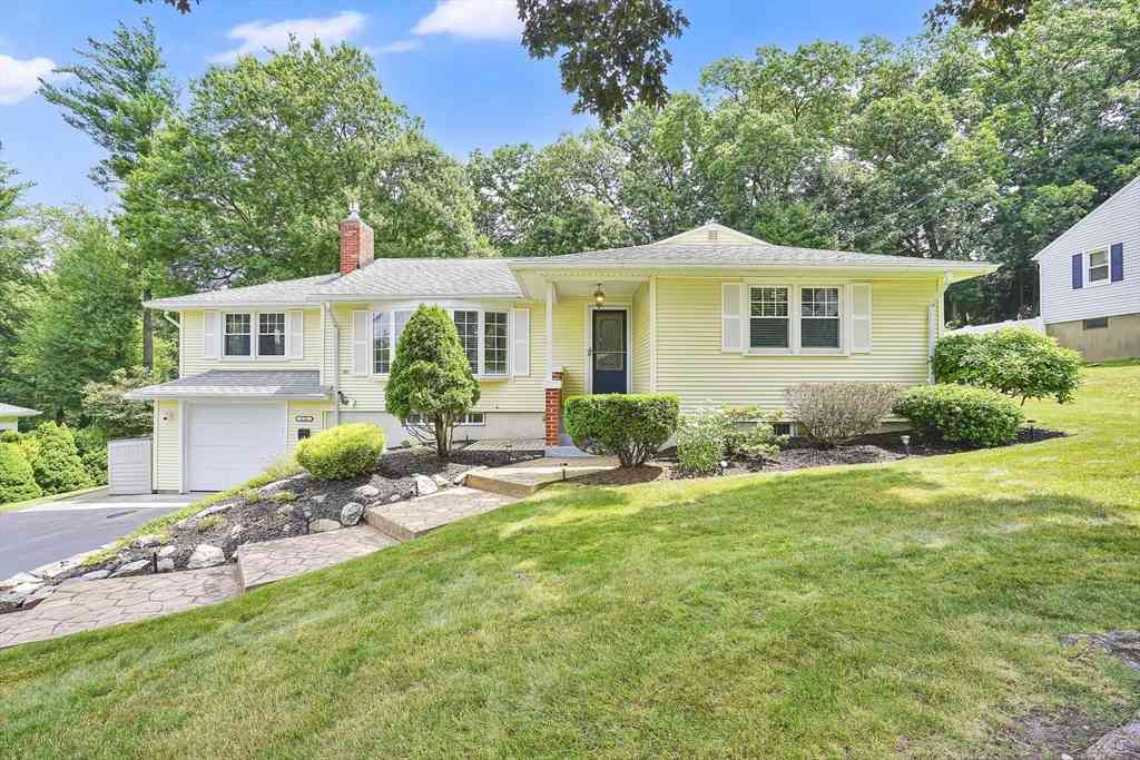 Homes For Sale - 125 East Allen Ridge Road<br/> Springfield, MA 01118