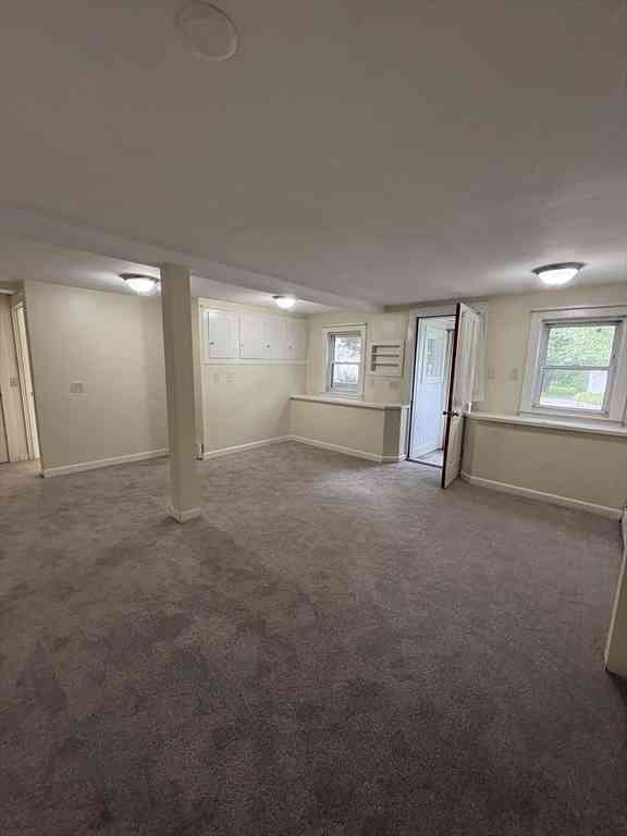 Apartment For Rent - 261 School St #2<br/> Essex County, Groveland, MA 01834