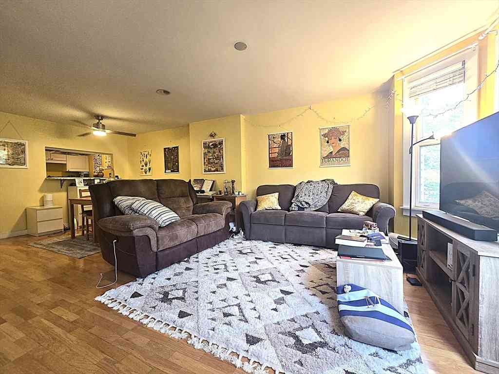 Condo For Rent - 626 Washington #2<br/> Brookline, MA 02445