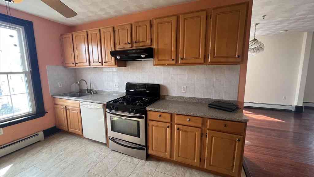 Apartment For Rent - 15 Locust Street #3<br/> Everett, MA 02149