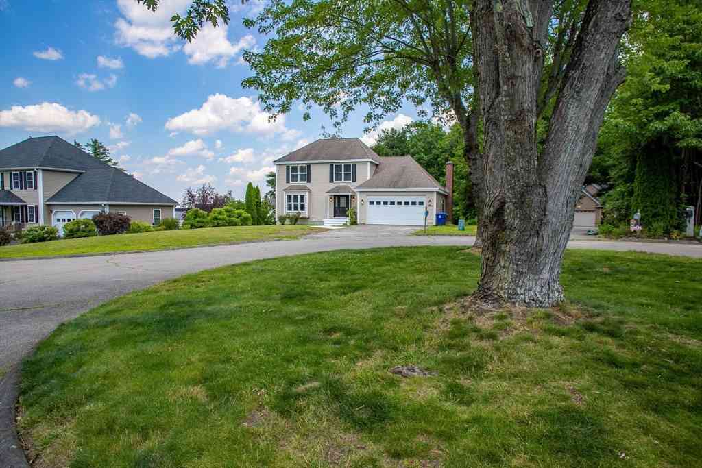 Homes For Sale - 12 Walden Ct<br/> Leominster, MA 01453