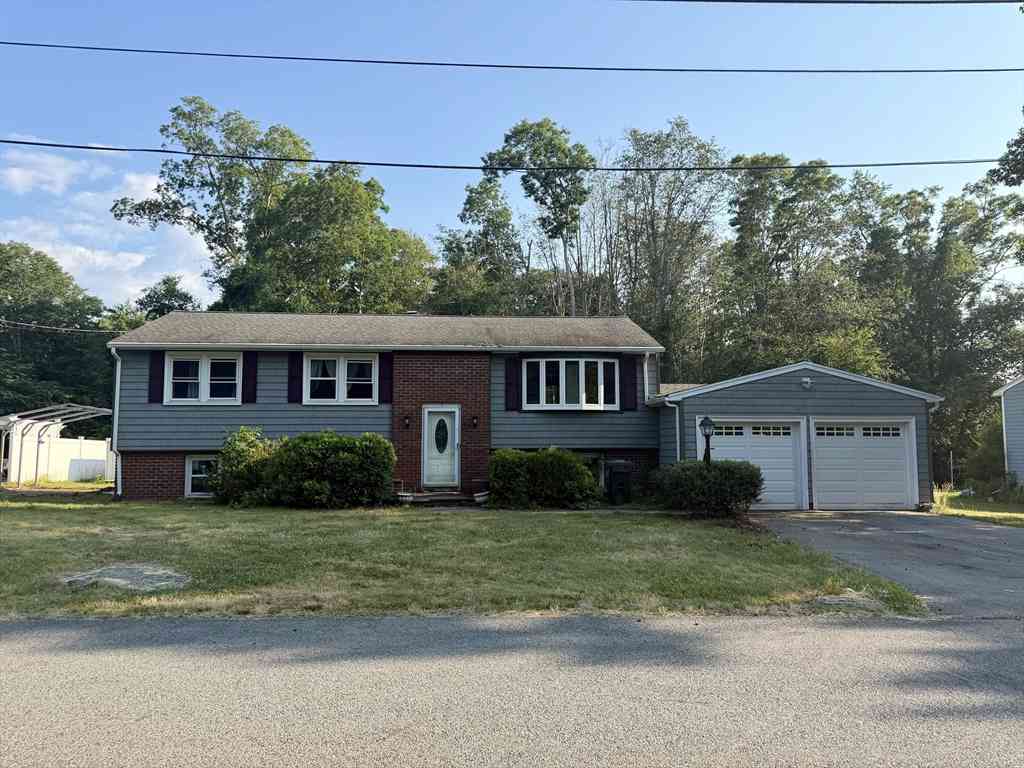 Homes For Sale - 7 Keith Dr<br/> Westport, MA 02790