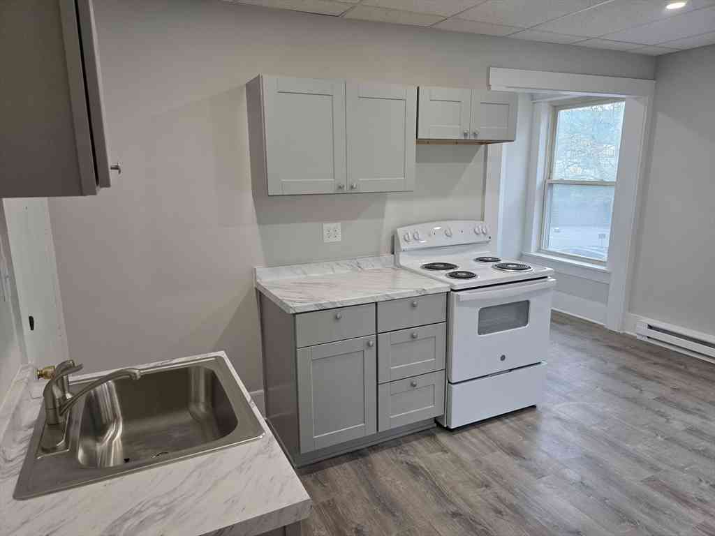 Apartment For Rent - 354 Main St #1<br/> Worcester County, Athol, MA 01331