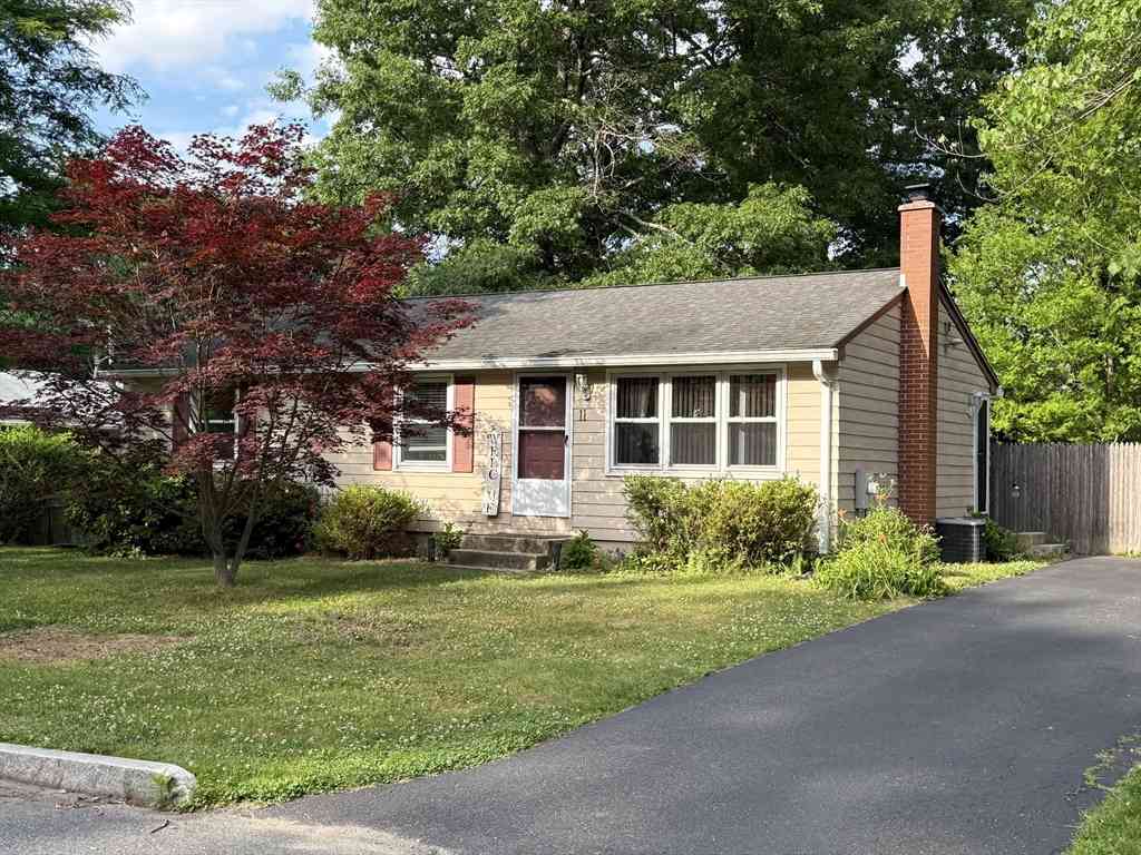 Homes For Sale - 11 Butternut St<br/> Springfield, MA 01128