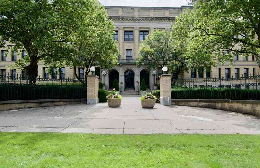 Condo For Sale - 235 State St #413<br/> Springfield, MA 01103