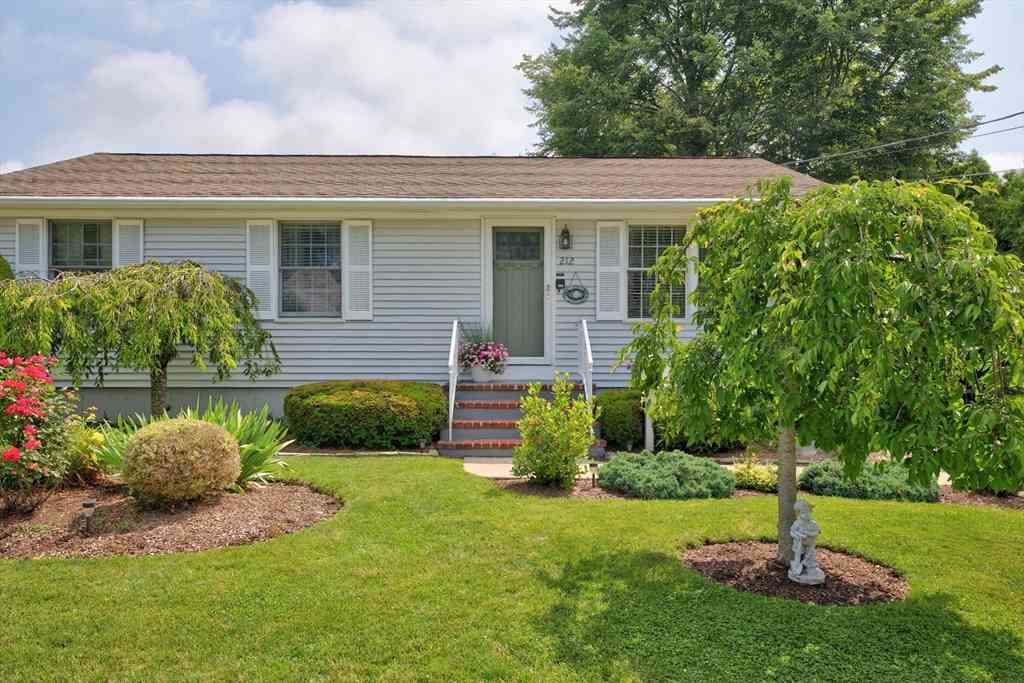 Homes For Sale - 212 Pine Grove St<br/> New Bedford, MA 02745