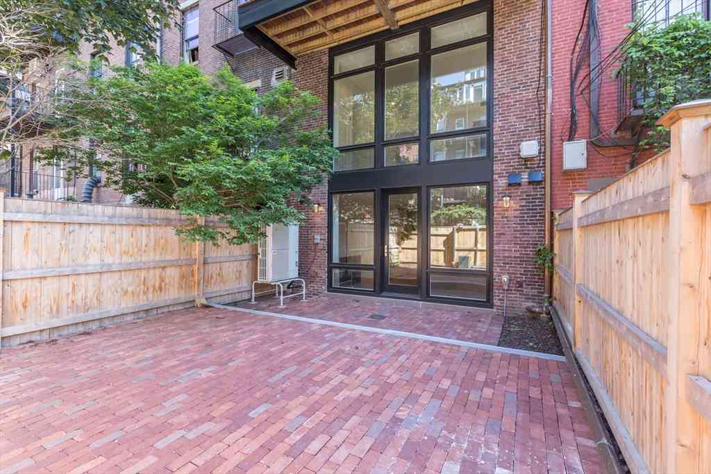 Condo For Rent - 156 W Concord Street #1<br/> Boston, MA 02118