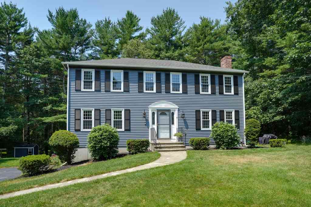 Homes For Sale - 7 Chickadee Drive<br/> Norfolk, MA 02056