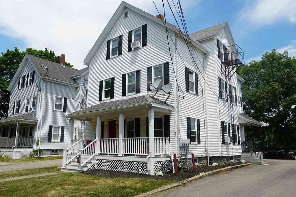 Apartment For Rent - 170 Middleboro Ave #1<br/> Taunton, MA 02718