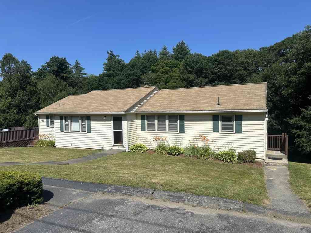 Apartment For Rent - 11 Woodside Dr #A<br/> Sterling, MA 01564