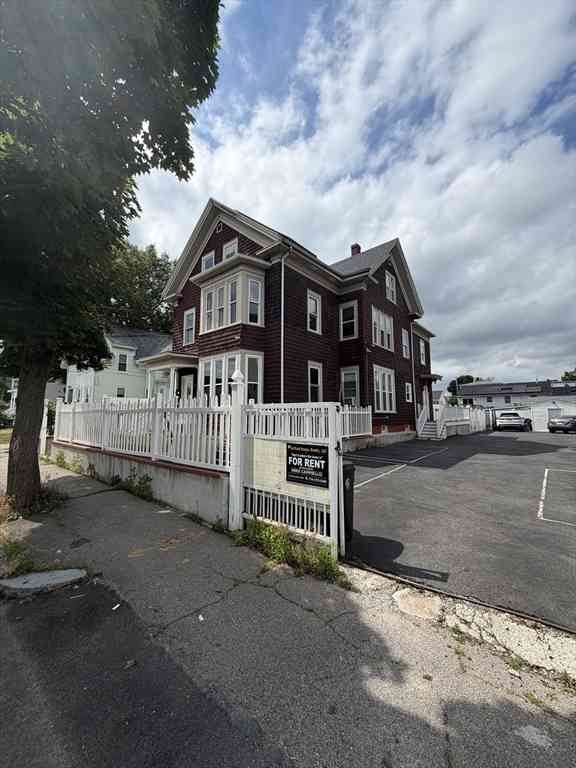 Apartment For Rent - 35 Florance St #2<br/> Brockton, MA 02301