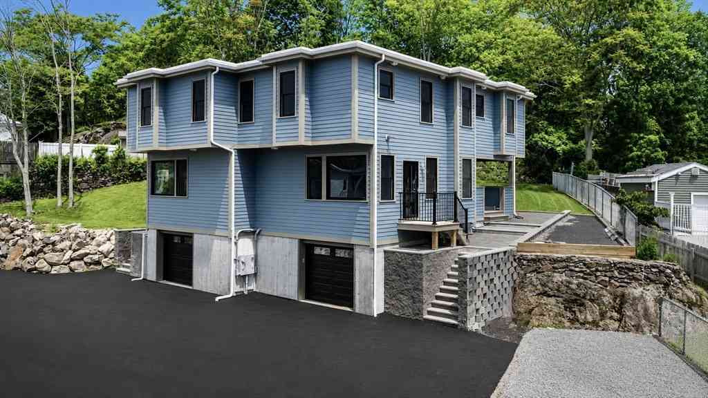 Condo For Sale - 20 Bellair St #B<br/> Essex County, Lynn, MA 01902