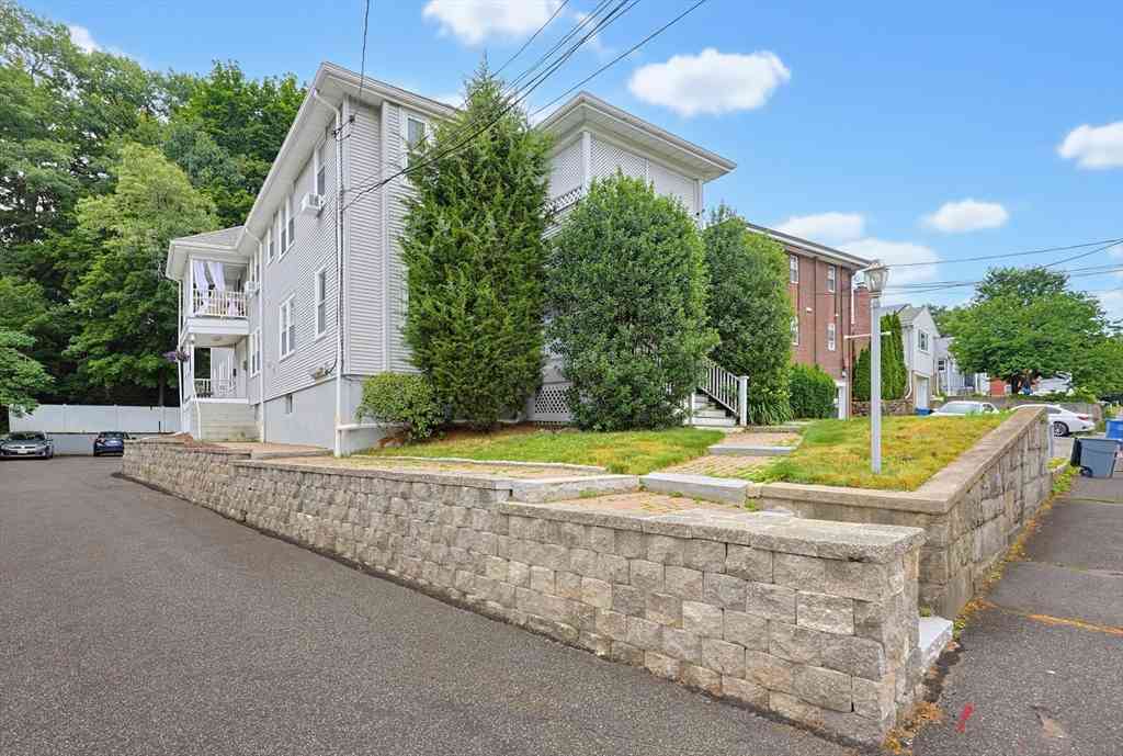 Condo For Rent - 1096 Main St #3<br/> Waltham, MA 02451