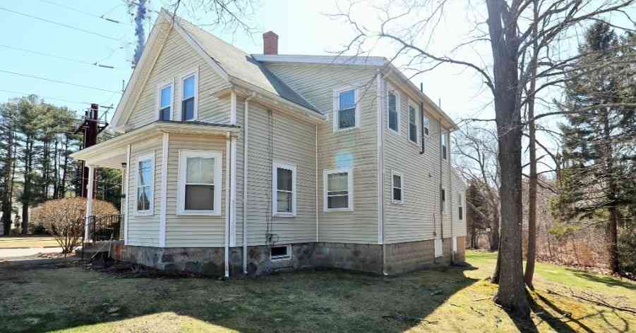 Apartment For Rent - 161 Matfield St #1A<br/> West Bridgewater, MA 02324