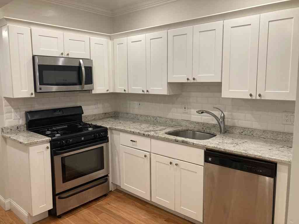 Apartment For Rent - 194 Salem St #2<br/> Boston, MA 02113