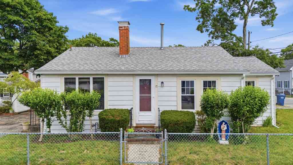 Homes For Sale - 17 Swift Ave<br/> Wareham, MA 02571