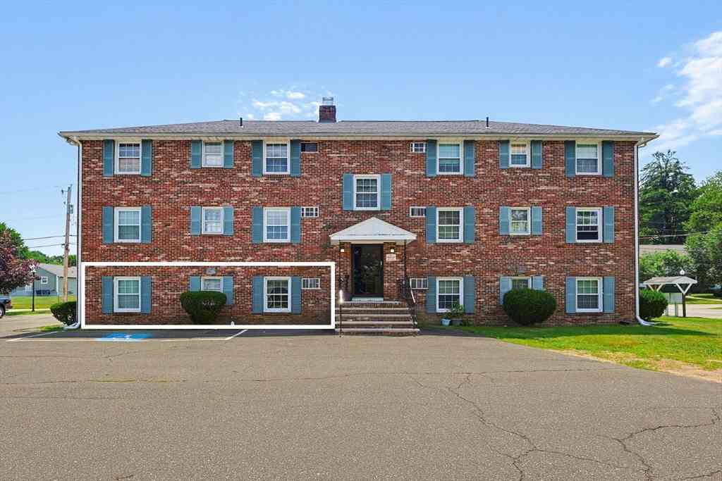 Condo For Sale - 15 Frank St #1<br/> Dracut, MA 01826