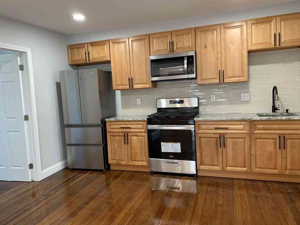 Apartment For Rent - 19 Park Street #1<br/> Salem, MA 01970