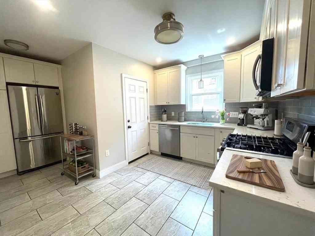 Apartment For Rent - 15 Palmer #2<br/> Waltham, MA 02451