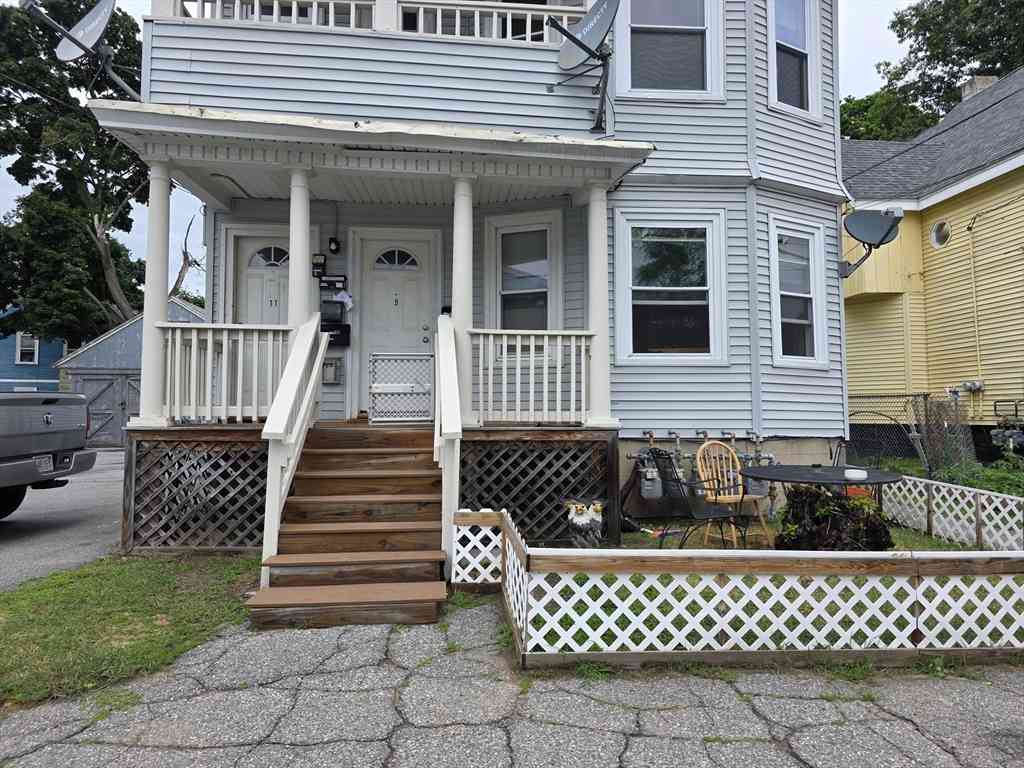 Apartment For Rent - 9-11 Falmouth St #2F<br/> Essex County, Lawrence, MA 01843