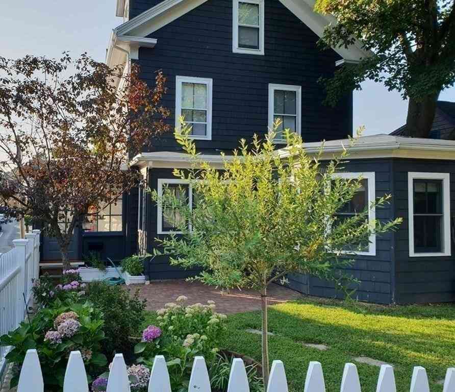 Homes For Rent - 16 Pickett St<br/> Essex County, Marblehead, MA 01945