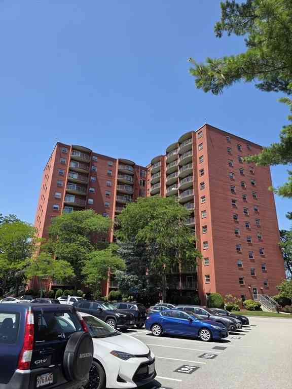 Condo For Sale - 115 W Squantum St #803<br/> Quincy, MA 02171